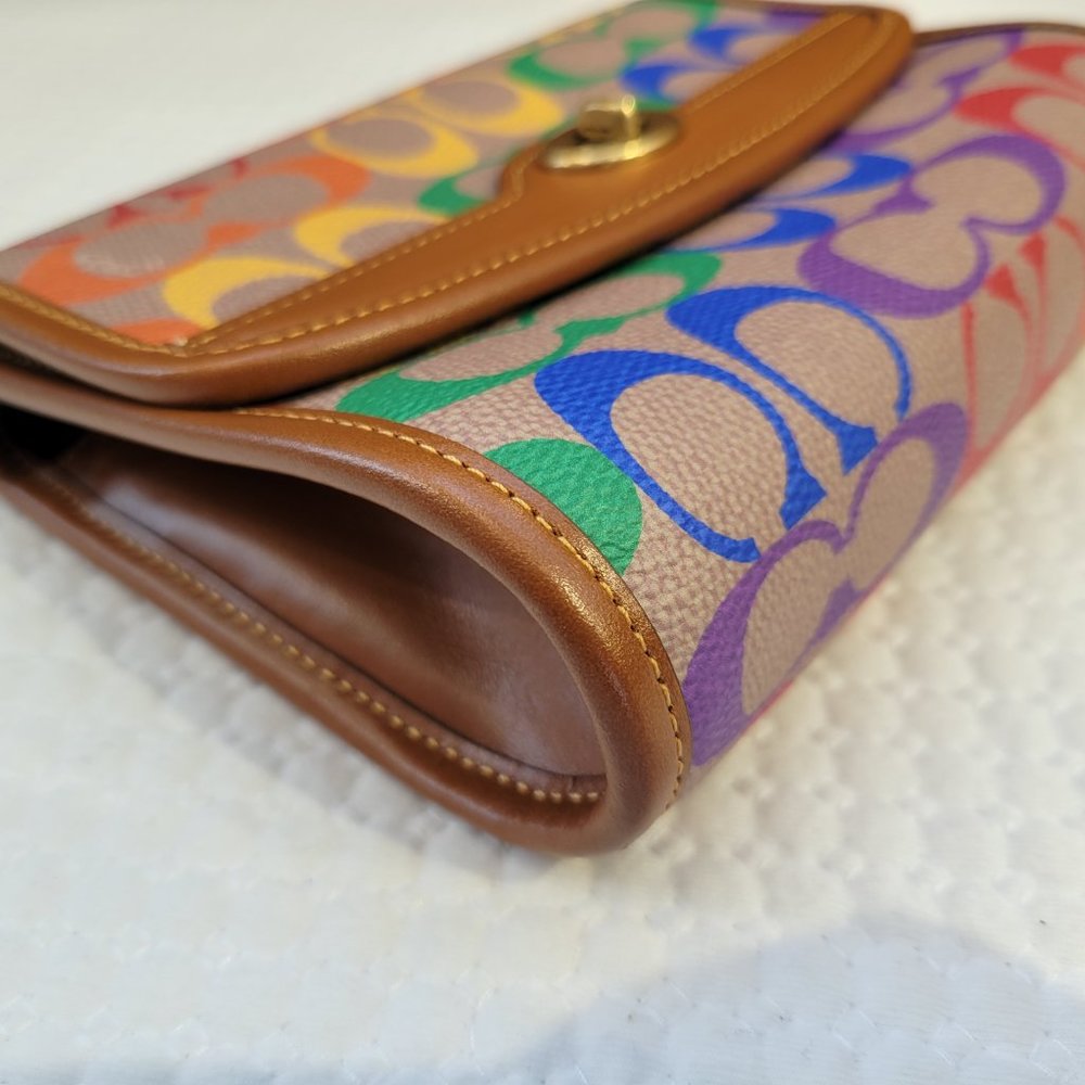 ❤️SOLD❤️ Coach Kip Turnlock Crossbody - Picture 9 of 14